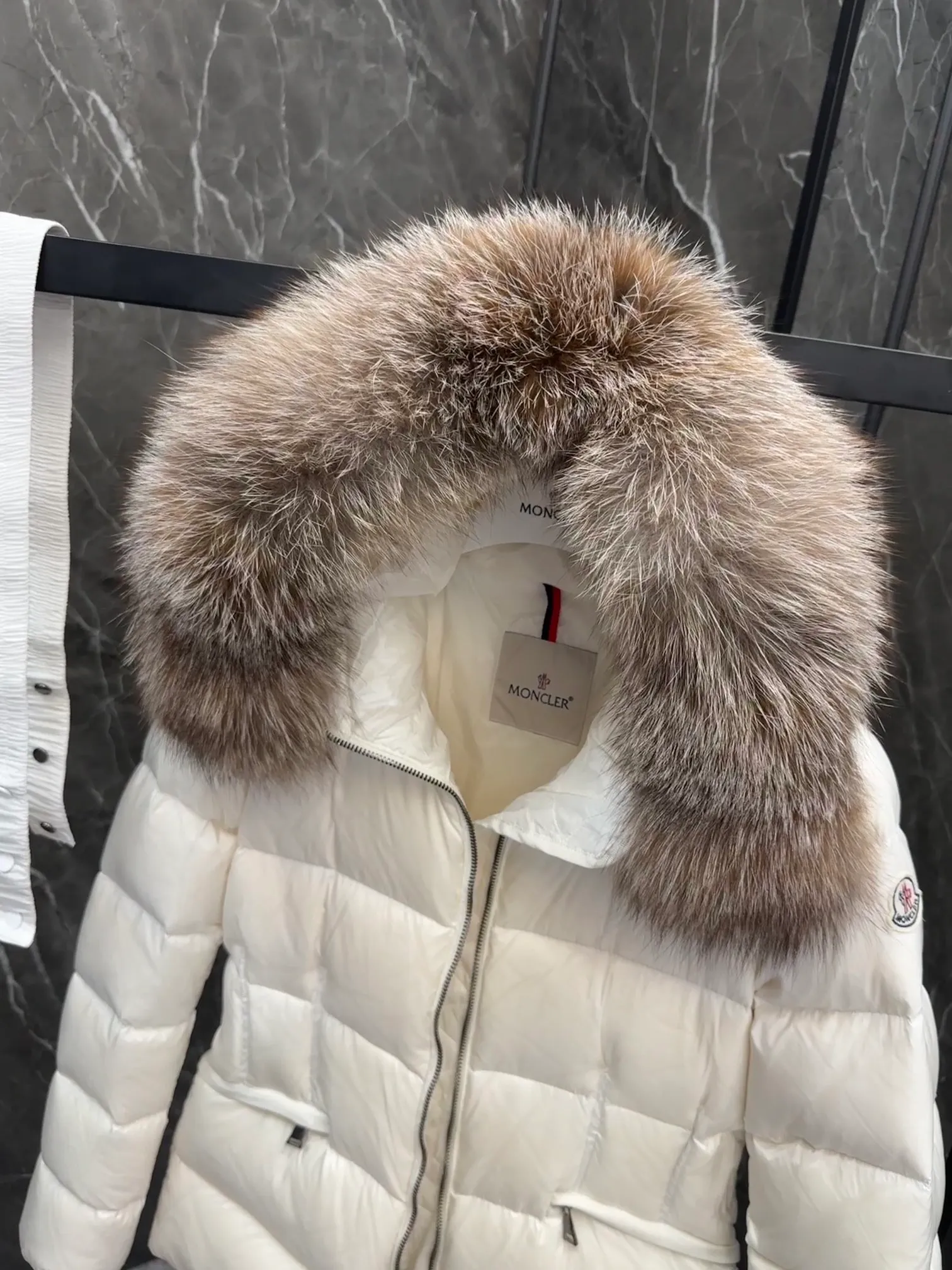 MONCLER Boed Boed longue saison ， ， 。 (! ， ) Boed ， ， 。 longue saison ， 。 · longue saison .Longue saison · · · · ， ·